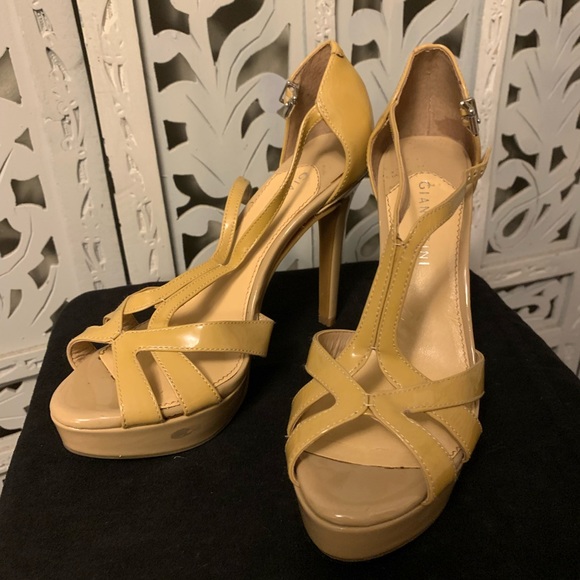 Gianni Bini Shoes - 👡HOST PICK👡 GIANNI BINI NUDE PLATFORM 4”HEELS